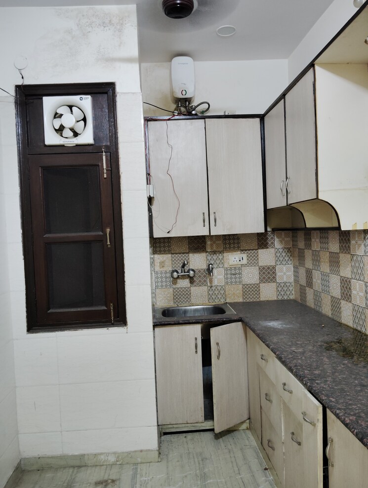 Kitchen, anuradha-apartments-cghs 3 Bedroom 1100 Sq.Ft. Apartment In Paschim Vihar Delhi 8922827