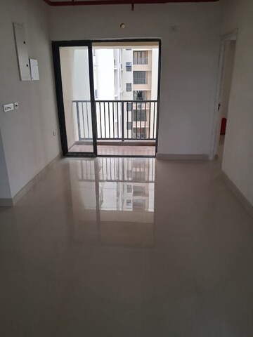 Room in 3 BHK Apartment at Unimark Lakewood Estate, Patuli – for Sale