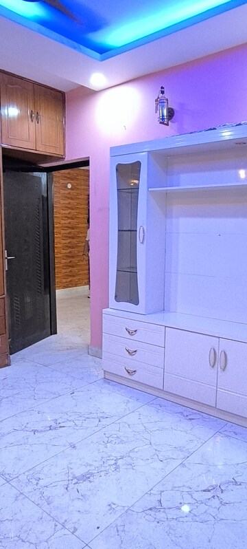 Room in 3 BHK Apartment at Vasant Kunj – for Rent