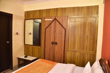 Furnished Amenities in 6+ BHK Penthouse at Sher E Punjab, Andheri East – for Sale