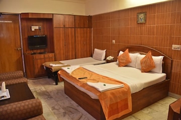 Bedroom in 6+ BHK Penthouse at Sher E Punjab, Andheri East – for Sale