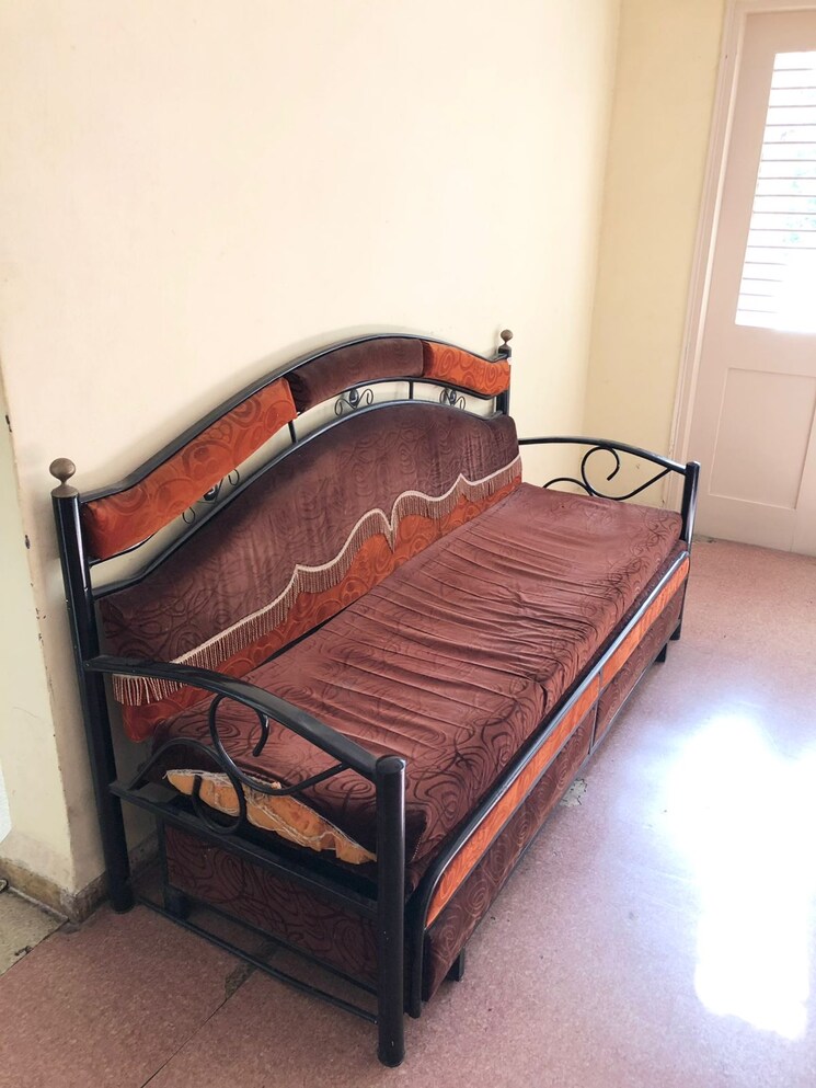 Living Room, rajas society 3 Bedroom 1800 Sq.Ft. Apartment In Rajas Society Pune 8922954