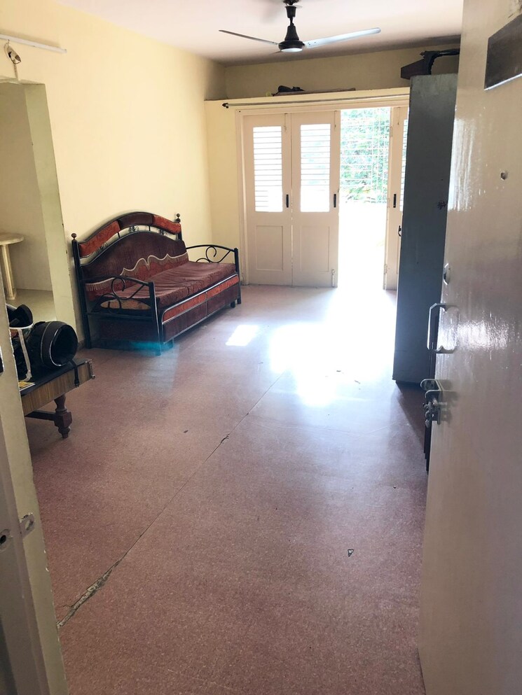 Room, rajas society 3 Bedroom 1800 Sq.Ft. Apartment In Rajas Society Pune 8922954