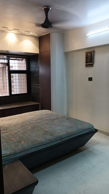 Room in 2 BHK Apartment at Krishna Residency Malad West, Malad West – for Rent