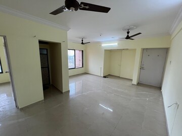 Room in 1 BHK Apartment at Gaurav Garden I, Kandivali West – for Rent