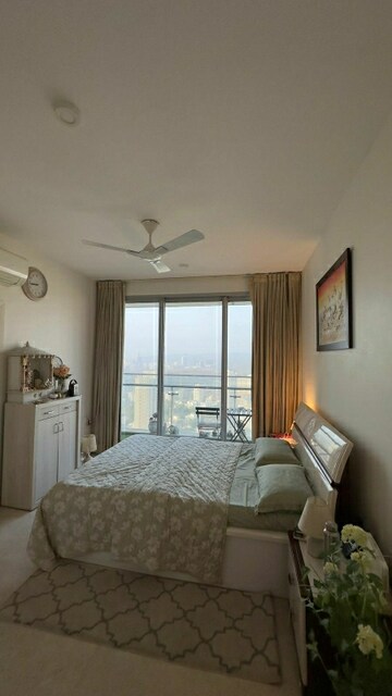 Bedroom in 2.5 BHK Apartment at Oberoi Realty Splendor, Andheri East – for Rent