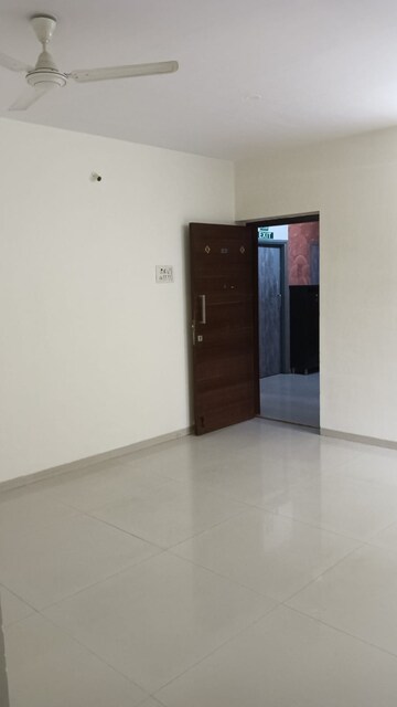 Room in 2 BHK Apartment at Romell Diva, Malad West – for Rent