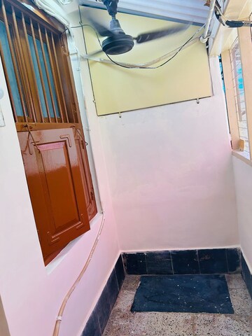 Furnished Amenities in 1 BHK Villa at Piramal Nagar CHS, Goregaon West – for Rent