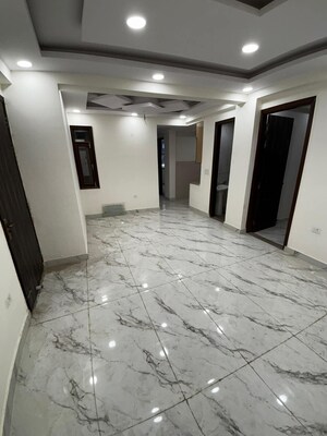 Room in 2 BHK Builder Floor at Sector 4 Greater Noida – for Sale