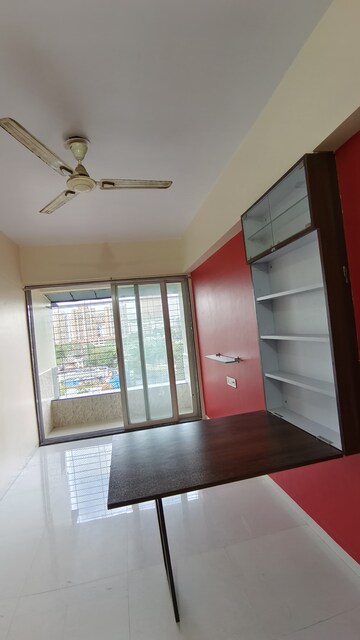 Room in 1 BHK Apartment at Jawahar Nagar CHS Goregaon, Goregaon West – for Rent