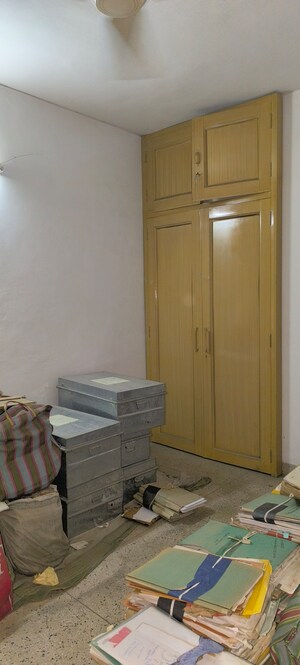 Room in 2 BHK Apartment at Vasant Kunj – for Sale