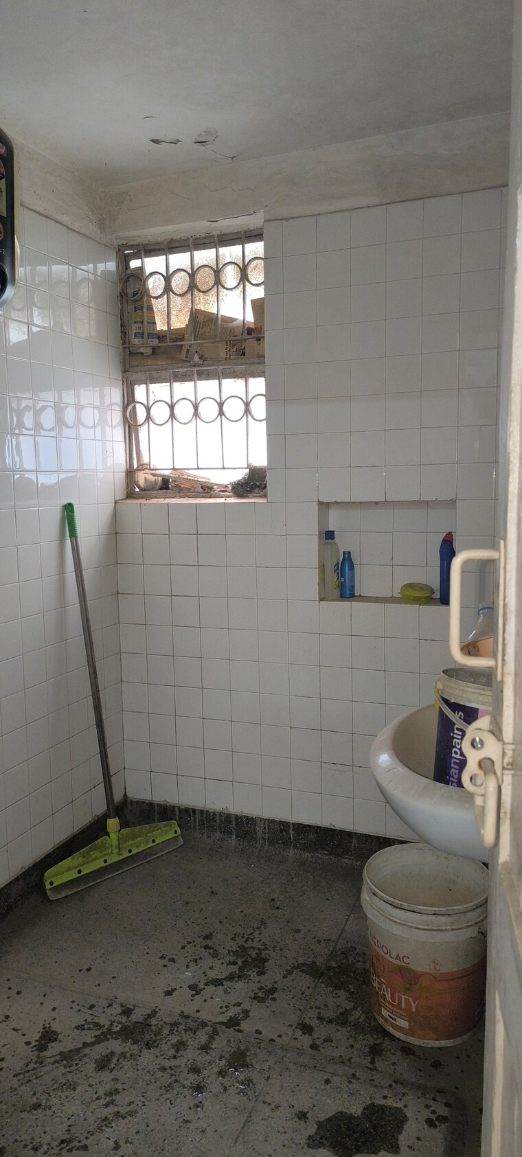 Bathroom, vasant kunj 2 Bedroom 1050 Sq.Ft. Apartment In Vasant Kunj Delhi 8923075