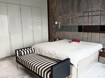 Bedroom in 4 BHK Apartment at Indiabulls Blu, Worli – for Rent