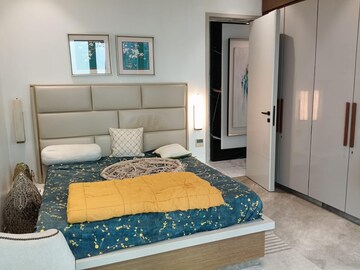 Bedroom in 4 BHK Apartment at Indiabulls Blu, Worli – for Rent