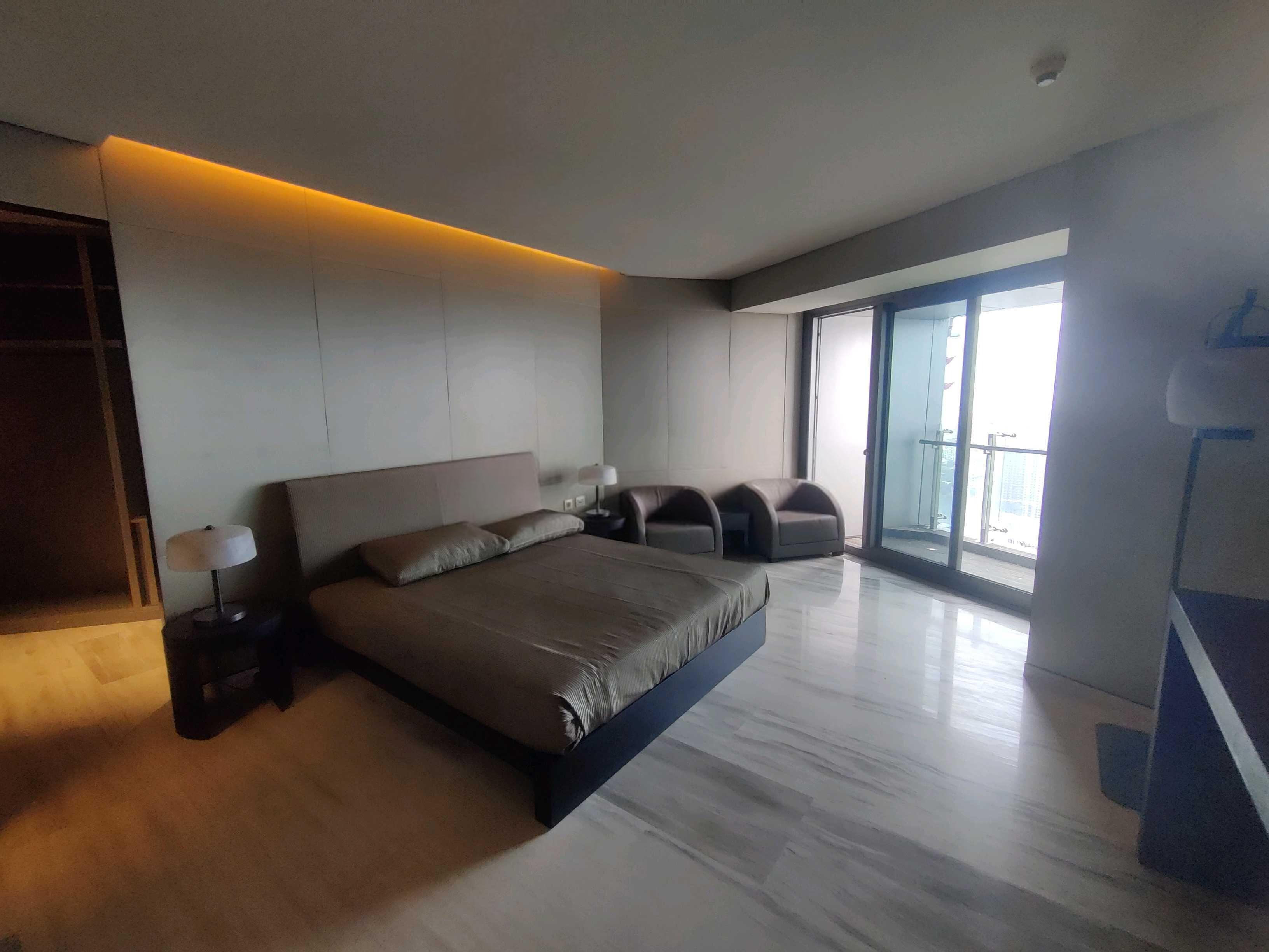 4 BHK + Servant Room Apartment For Rent in  Lodha World Towers, Uppe