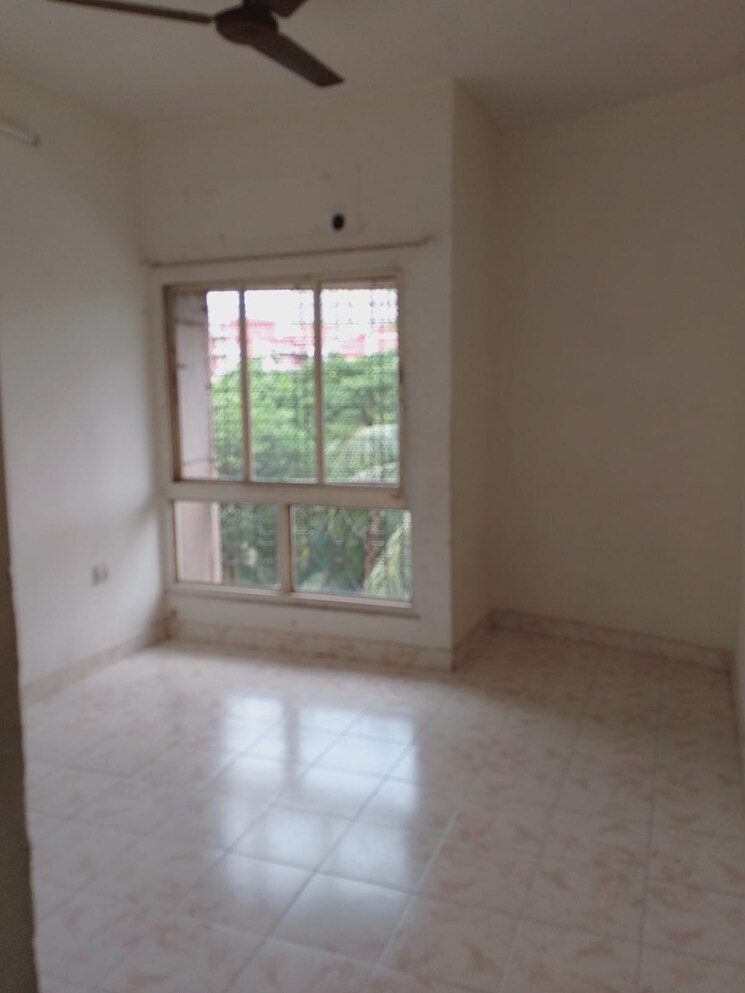Room, sector 9 sanpada 1 Bedroom 580 Sq.Ft. Apartment In Sector 9 Sanpada Navi Mumbai 8923109