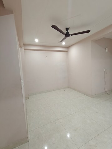 Room in 3 BHK Builder Floor at Sector 45 – for Rent