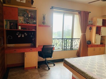 Bedroom in 2 BHK Apartment at Hiranandani Meadows, Manpada – for Rent
