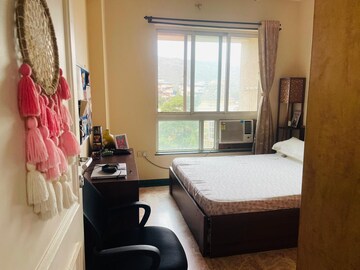 Bedroom in 2 BHK Apartment at Hiranandani Meadows, Manpada – for Rent