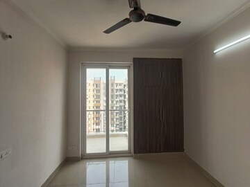 Room in 2 BHK Apartment at Amrapali Leisure Park, Amrapali Leisure Valley – for Rent