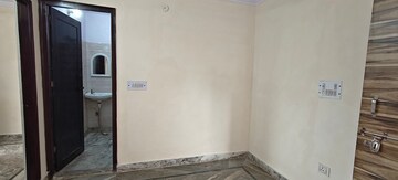 Room in 2 BHK Builder Floor at Mayur Vihar Phase 1 – for Rent