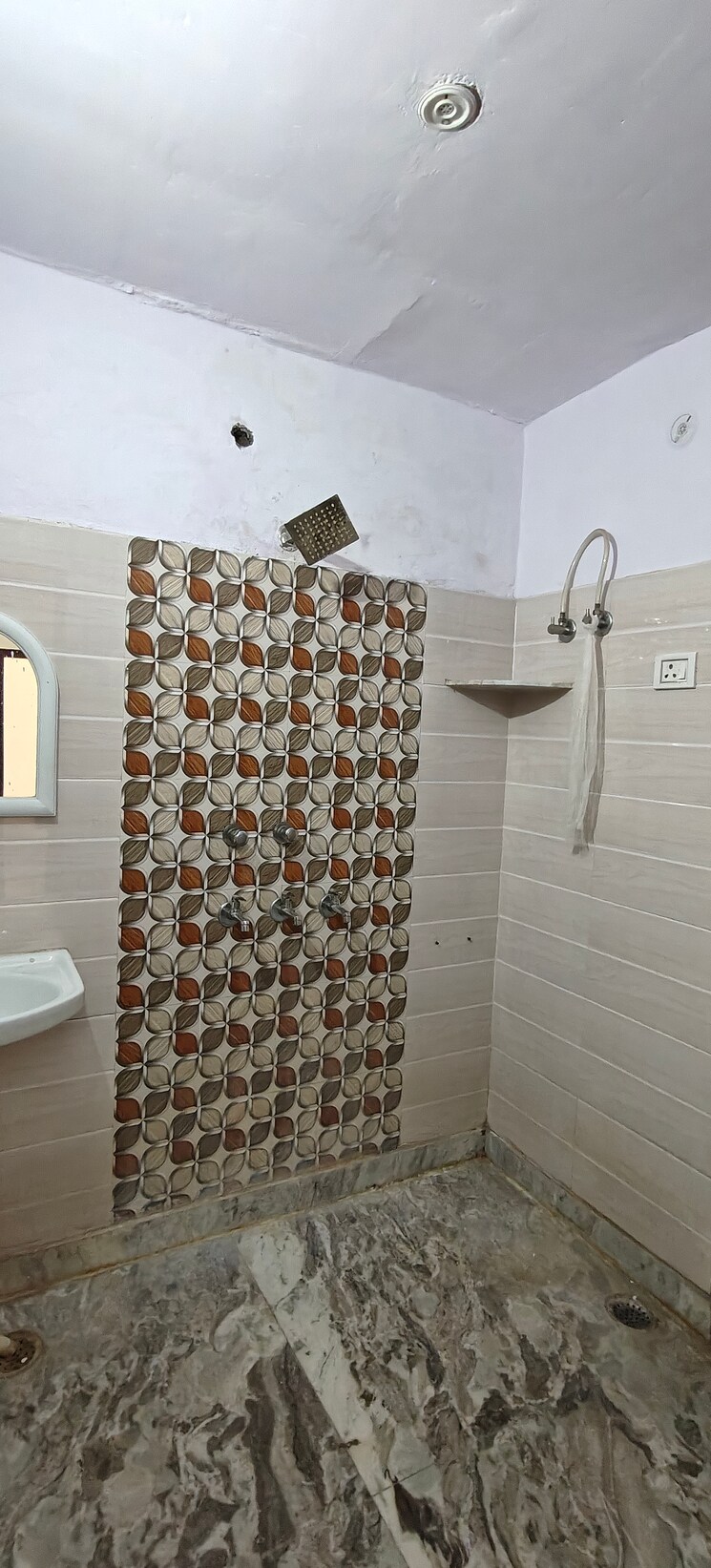 Bathroom, mayur vihar phase 1 2 Bedroom 500 Sq.Ft. Builder Floor In Mayur Vihar Phase 1 Delhi 8923121