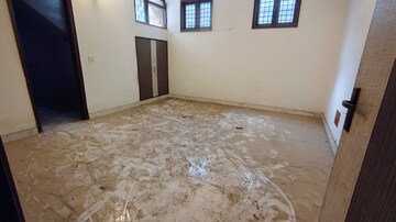 Room in 1 BHK Builder Floor at Govindpuri – for Rent