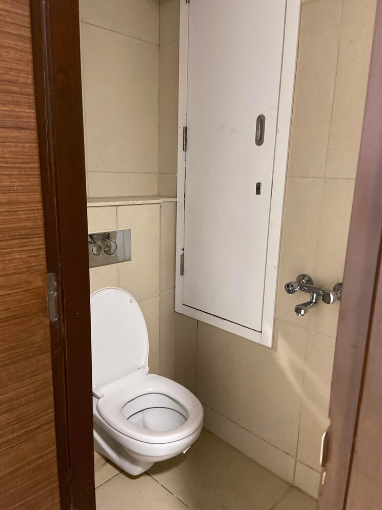 Bathroom, bombay-realty-one-icc 4 Bedroom 2070 Sq.Ft. Apartment In Wadala Mumbai 8923152