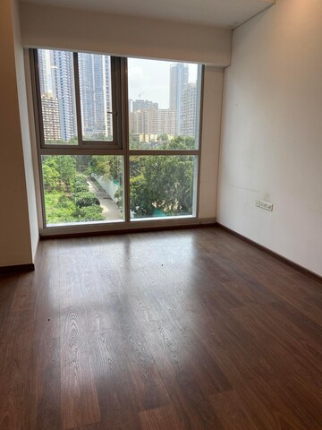 Room in 4 BHK Apartment at Bombay Realty One ICC, Wadala – for Rent