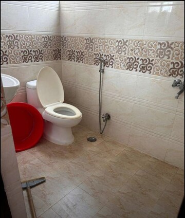 Bathroom in 2 BHK Apartment at Gomti Nagar – for Rent