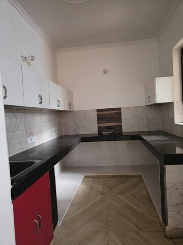 Kitchen in 3 BHK Builder Floor at Satyam Plaza, Sector 15 – for Rent