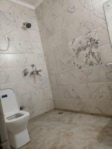 Bathroom in 3 BHK Builder Floor at Satyam Plaza, Sector 15 – for Rent
