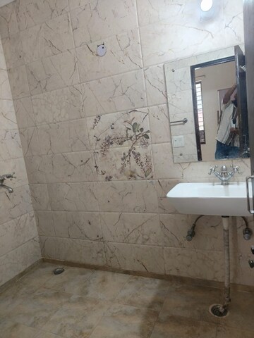 Bathroom in 3 BHK Builder Floor at Satyam Plaza, Sector 15 – for Rent
