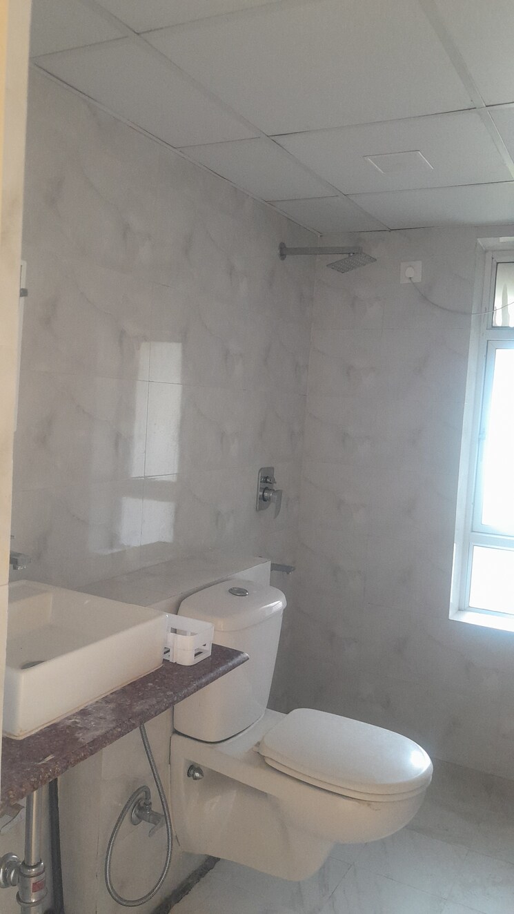 Bathroom, unitech-fresco 3 Bedroom 1629 Sq.Ft. Apartment In Sector 50 Gurgaon 8923199