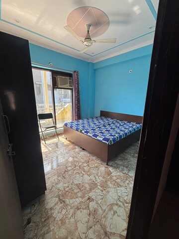 Bedroom in 3 BHK Builder Floor at Sector 39 – for Rent