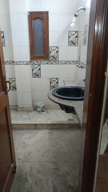 Bathroom in 1 BHK Builder Floor at Patel Nagar – for Rent