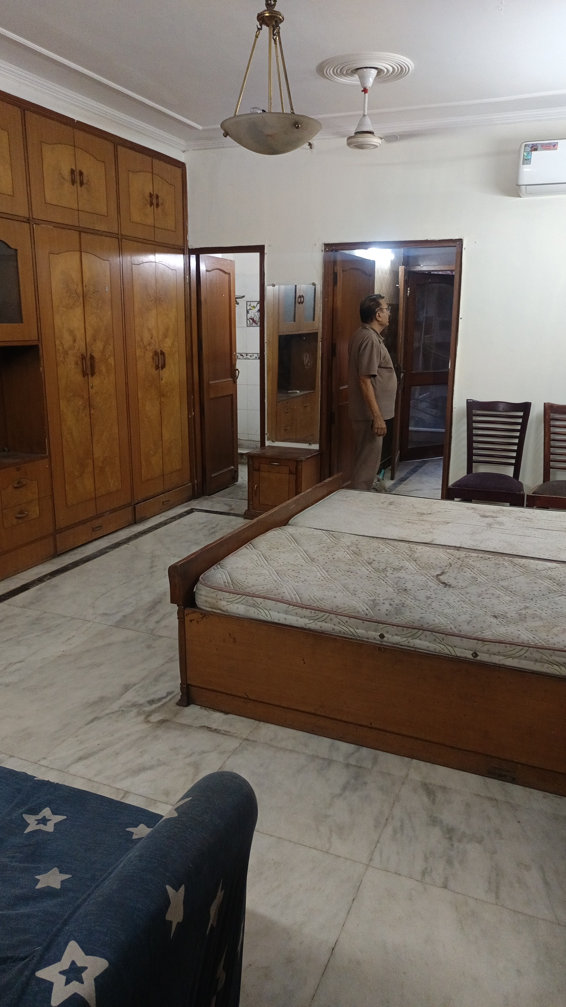 1 BHK + Extra Room Builder Floor For Rent in Patel Nagar