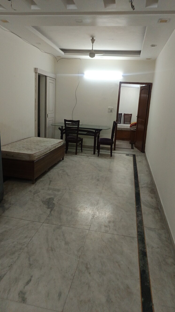 Room, patel nagar 1 Bedroom 500 Sq.Ft. Builder Floor In Patel Nagar Delhi 8923215