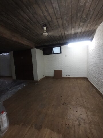 Bathroom in 5 BHK Builder Floor at Ansal Sushant Lok I, Sector 43 – for Rent