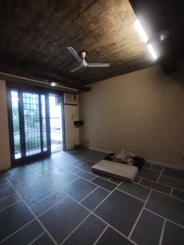Staircase in 5 BHK Independent House at Ansal Sushant Lok I, Sector 43 – for Rent