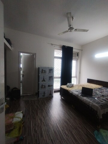 Furnished Amenities in 3 BHK Builder Floor at Ansal Sushant Lok I, Sector 43 – for Rent