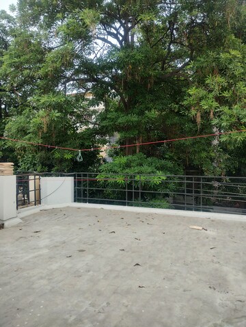 Balcony in 3 BHK Builder Floor at Ansal Sushant Lok I, Sector 43 – for Rent