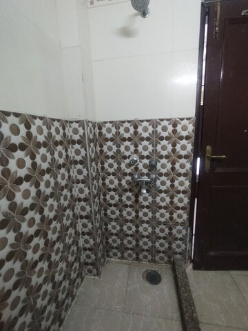 Kitchen in 3 BHK Builder Floor at Ardee City, Sector 52 – for Rent