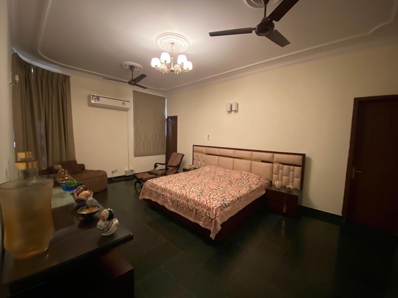 4 BHK + Servant Room Builder Floor For Rent in Sarvodaya Enclave