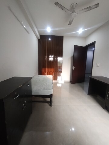 Living Room in 2 BHK Builder Floor at Ardee City, Sector 52 – for Rent