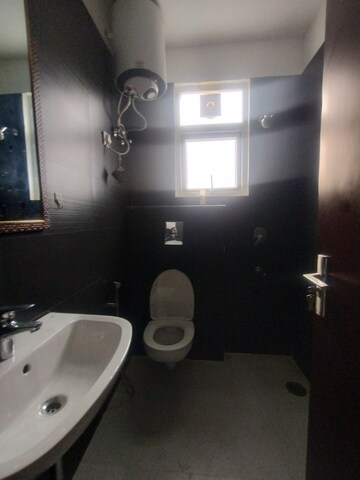 Bathroom in 2 BHK Builder Floor at Ardee City, Sector 52 – for Rent