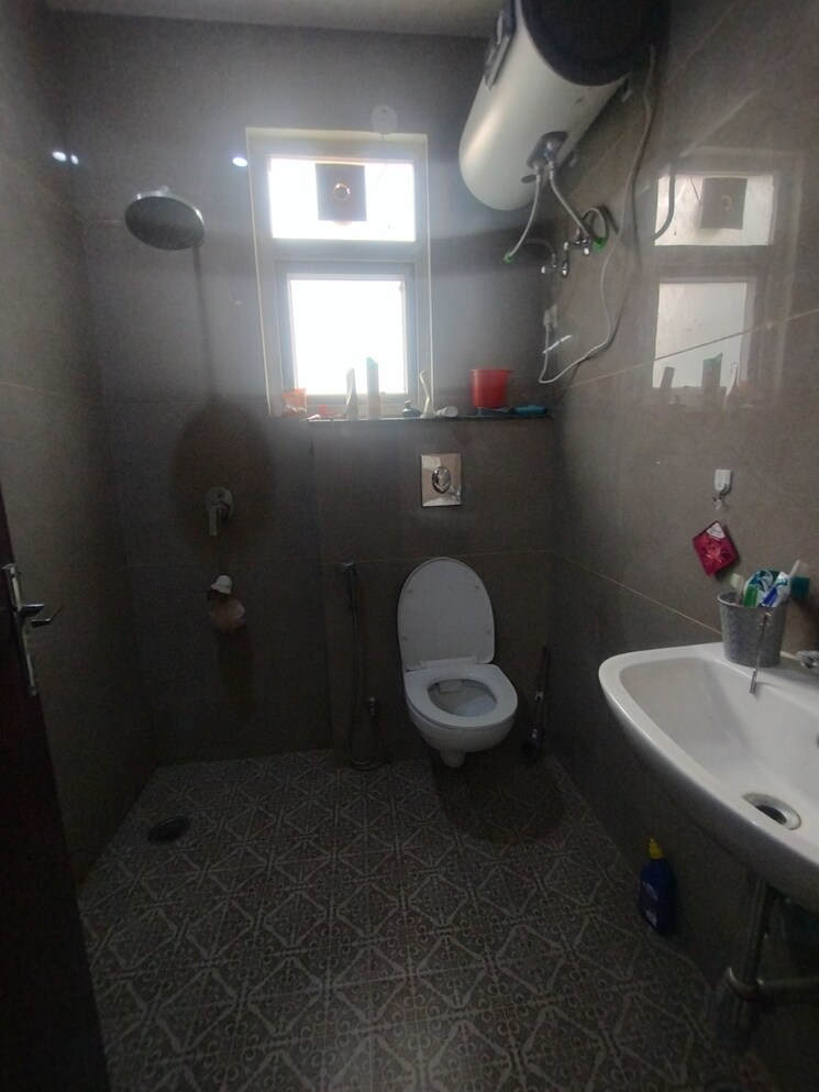  Parking, ardee-city 2 Bedroom 1050 Sq.Ft. Builder Floor In Sector 52 Gurgaon 8923262