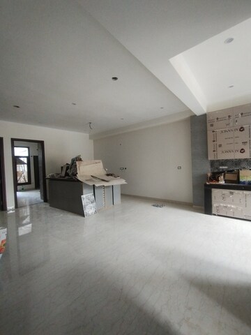 Bathroom in 2 BHK Builder Floor at Ardee Mall, Sector 52 – for Rent