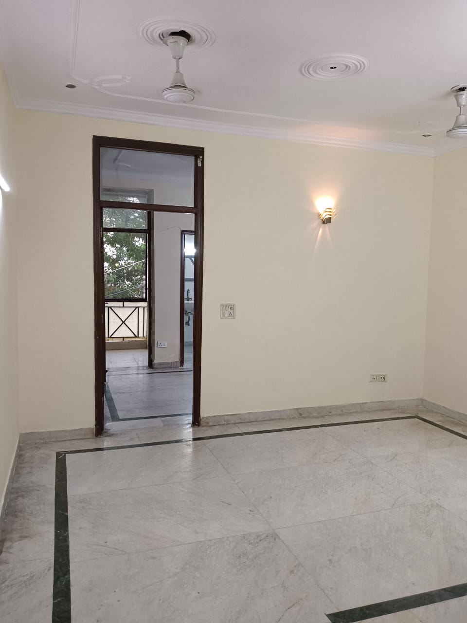 2 BHK Builder Floor For Rent in Lajpat NagaR-4