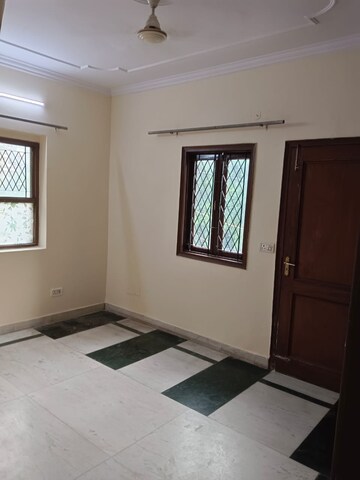 Room in 2 BHK Builder Floor at Lajpat Nagar 4 – for Rent